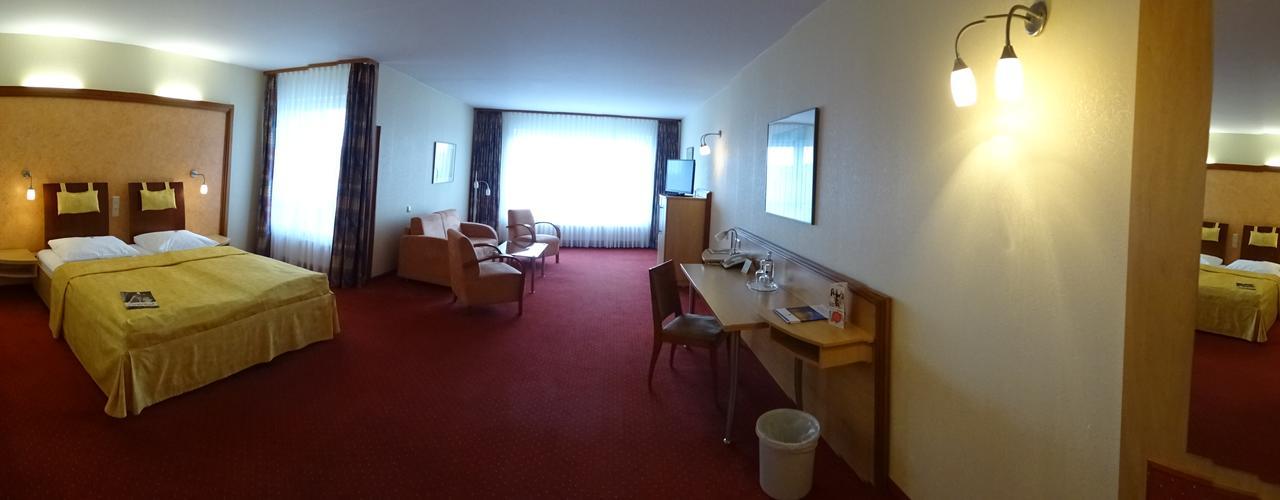 Ascot Bristol Hotel 4*